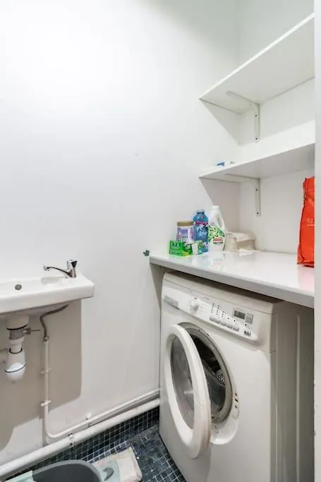Apartment Studio Luxe Montaigne Paris