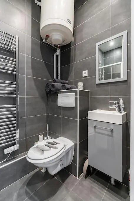 Apartment Studio Luxe Montaigne Paris
