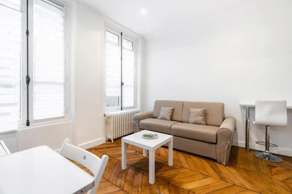 Studio Luxe Montaigne Paris 0*,