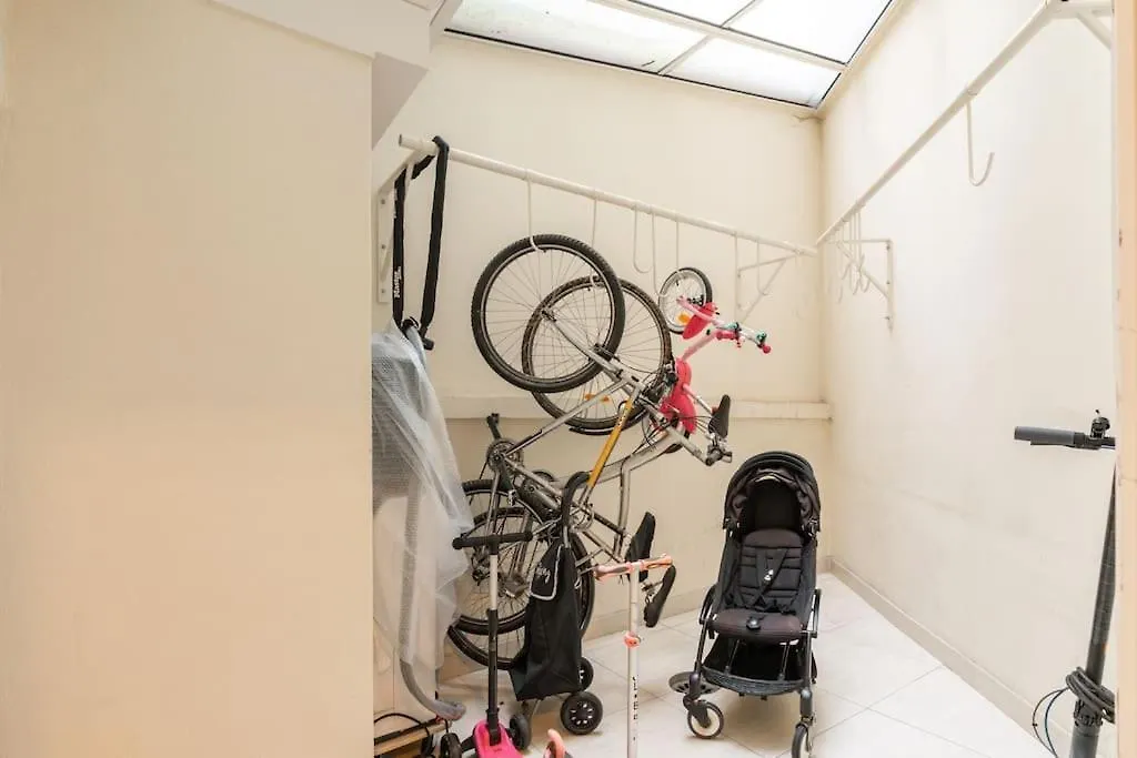 Studio Luxe Montaigne Paris 0*,  France